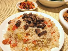 精品手抓饭-巴扎美食·新疆菜·西域歌舞表演餐厅(新疆大厦店)