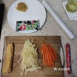 适合宝宝的超快手营养早餐海苔饭团