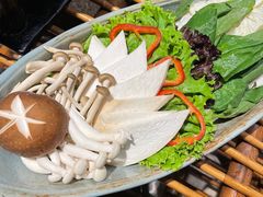 -老牌坊云南鱼豆花火锅(哈西万达店)