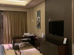 -天津京基皇冠假日酒店