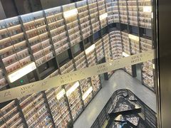 -上海虹桥中心爱琴海亚朵S酒店