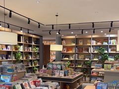 -魔方城市书房(中街益田店)