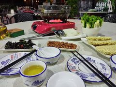 -墨脱石锅椰子鸡•香草鸭•东山羊(大东海店)