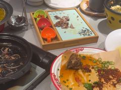 -有红鸡毛店·川菜(建设路店)