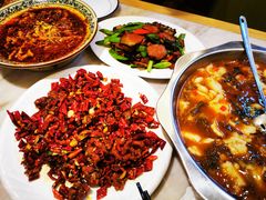 水煮肉片-川人川菜馆·小龙虾·鲜虾现做(黄山路店)