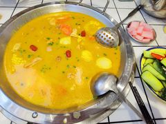 -晓彭肥肠鸡·泡椒鸡火锅(水木天地店)