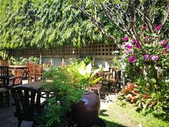 -Dash Teak House
