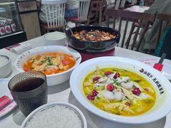 -渝是乎酸菜鱼(龙旗购物中心店)