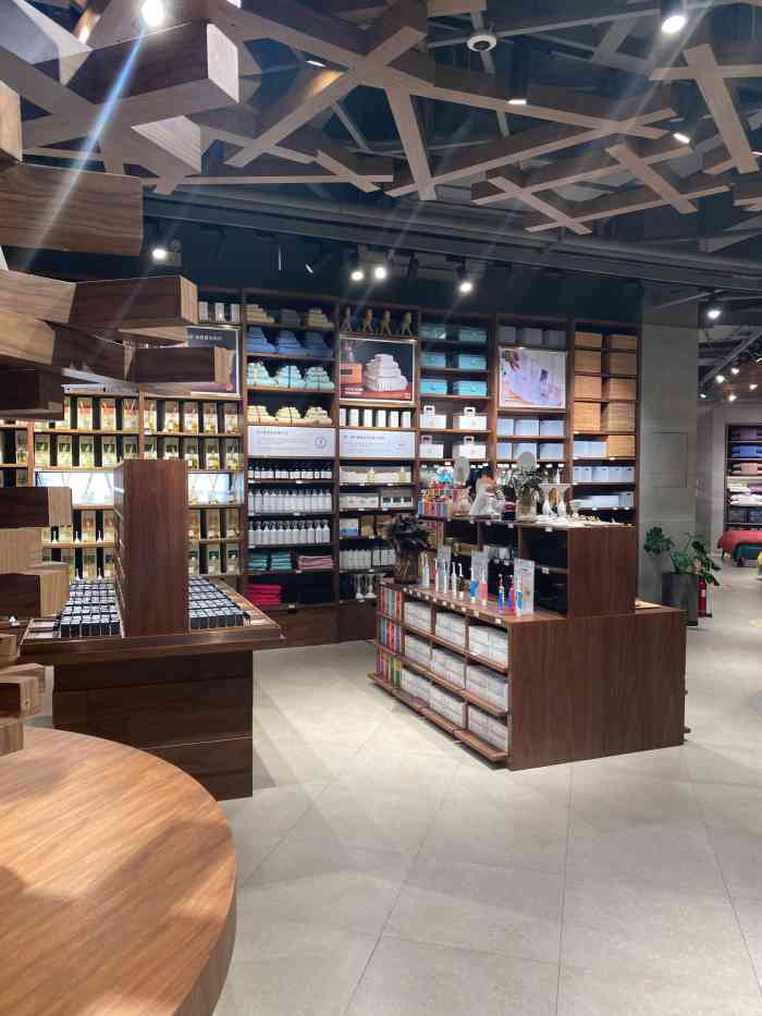 代字行家居,一个精致温馨的家居生活馆