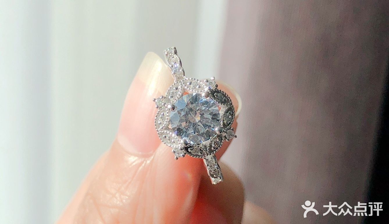让女朋友怦然心动的钻戒！💍