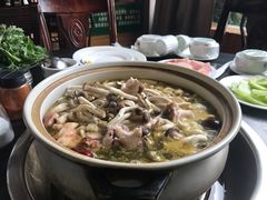 -东巴谷野生菌火锅餐厅