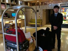 -西安大雁塔科技大学地铁站亚朵酒店