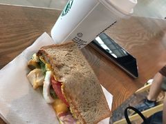 -星巴克(广州南站A18检票口楼上)