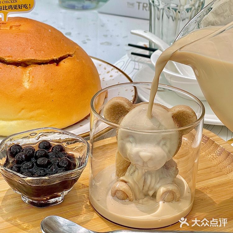 老牌网红餐厅太原街创始店重装简直太美了～