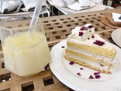 菠萝养乐多-追光 Dream Bakery(汉街店)