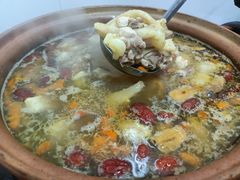炭炉果鸡煲-威邵鸡煲(西华路总店)