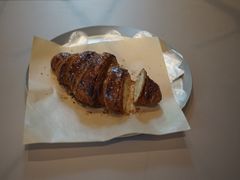 焦糖牛角包-来回·咖啡(天河南店)