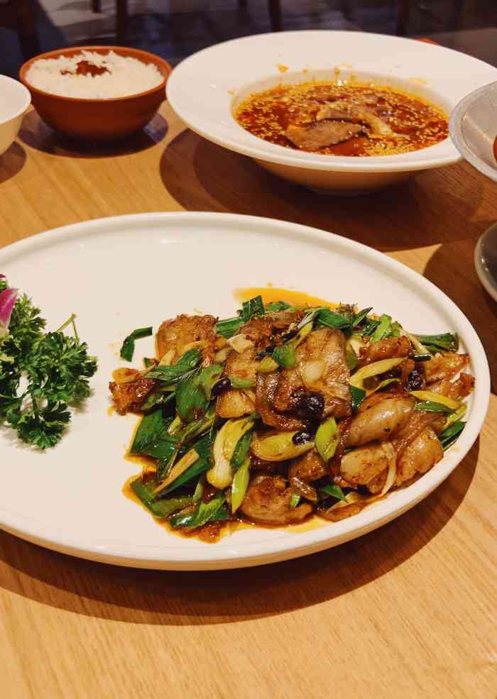 茅庐印象(丁豪广场店)-"酸菜鱼太好吃了 其他的菜觉得一般 面包诱.