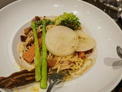 -Chom Cafe and Restaurant