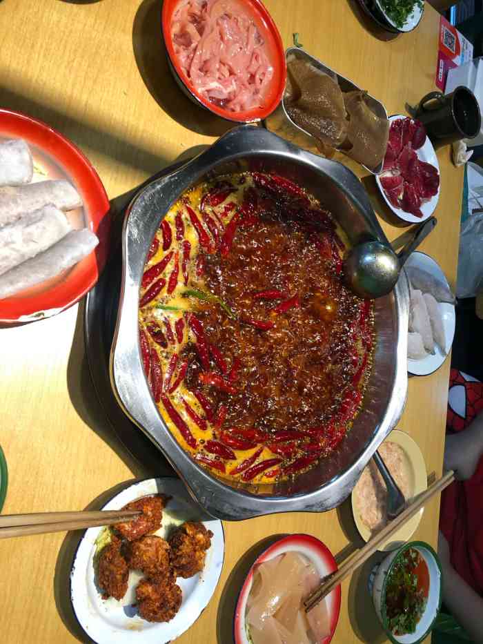 三道杠秘制·主题火锅(龙湖三千集店)-"感谢霸王餐呀~ [环境]好可爱的