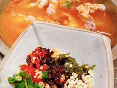 -野山舂·贵州现舂酸汤牛肉(民生路店)