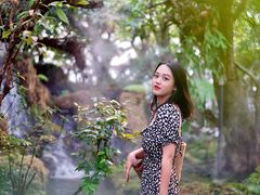 -Chom Cafe and Restaurant