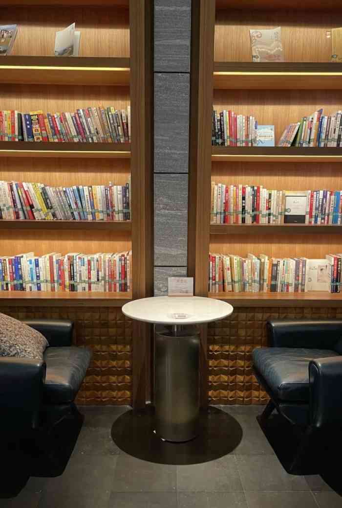 国图书店听听名字就错不了关键是有什么与众不同之处我们带孩子来这里