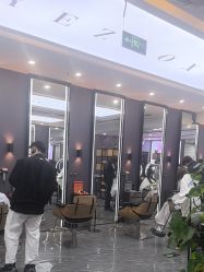 -藤野造型烫染·漂发