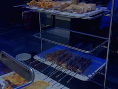 面包甜点陈列柜-三个蒙古大叔羊肉串(大宁店)