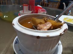 茅根竹蔗土鸡汤-百年银屏蚝烙·潮汕菜·非遗(乐山店)