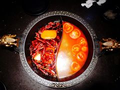 特色鸳鸯锅-锅说大脸毛肚重庆老火锅(佐阾店)