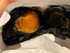 乌豆沙蛋黄酥-陶陶居饼家(惠福东路店)