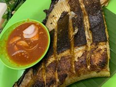 -明记烧鱼美味店