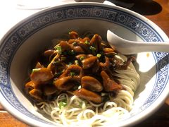 -沪西老弄堂面馆(定西路店)