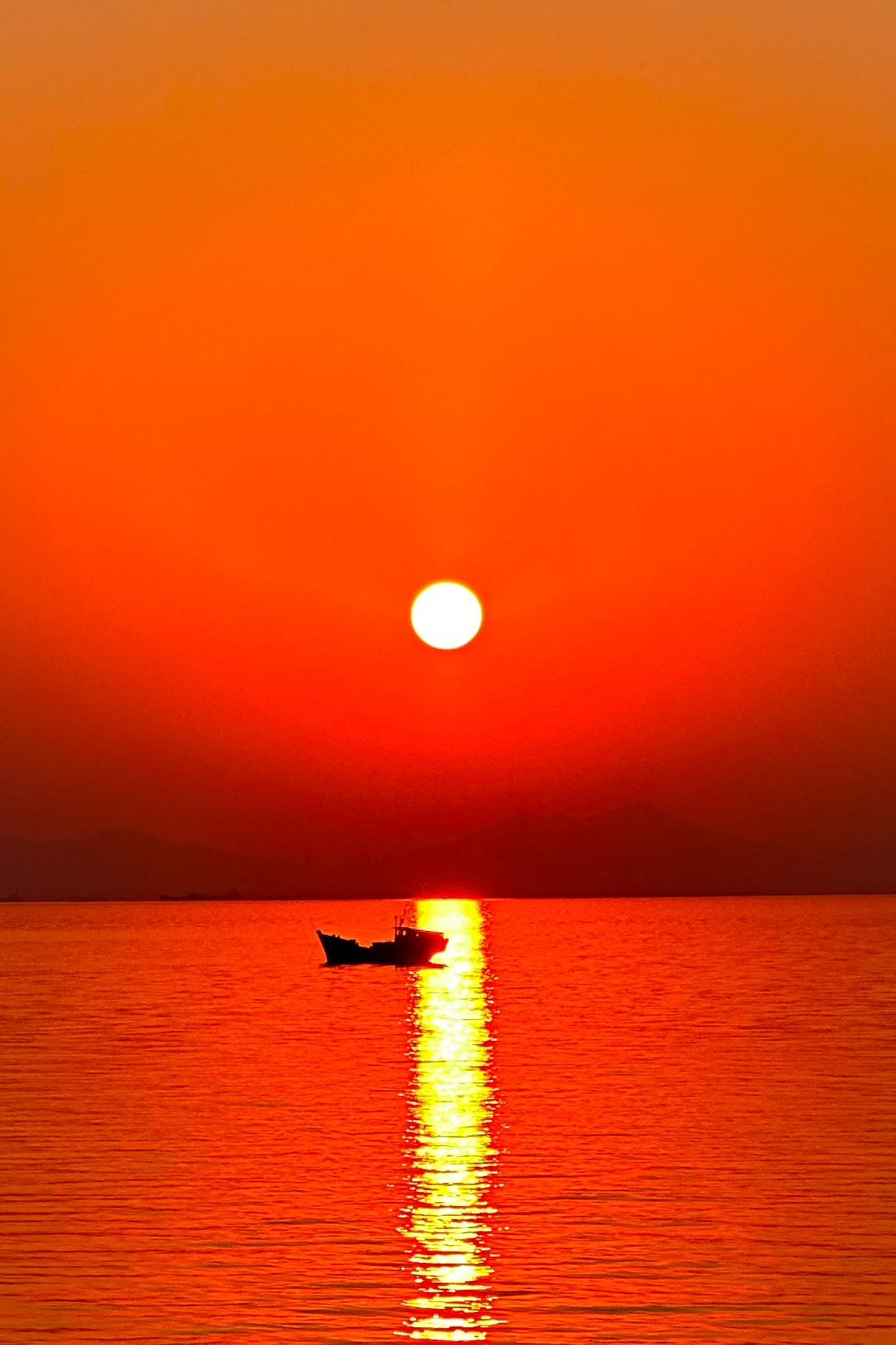 滨海欢乐城的海边真的适合欣赏落日.
感觉这里的日落真的很美!