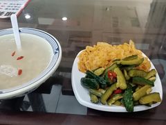 -牛一嘴·兰州牛肉面·大盘鸡(财富中心店)