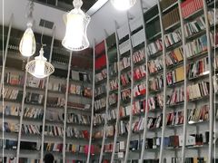 -钟书阁(松江泰晤士小镇店)