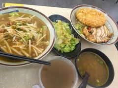 酸辣笋尖粉-龙记桂林米粉(财满街店)