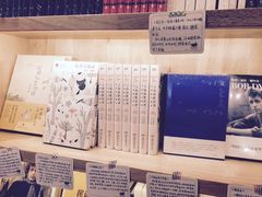 -猫的天空之城概念书店(印象城购物中心店)