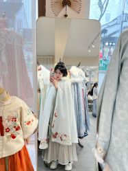 -一揽芳华汉服旗袍体验馆(拙政园店)
