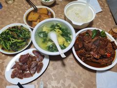 -山里人家土菜馆(茅山店)