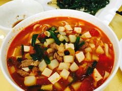 -苏莱特色牛骨滩羊手抓馆(长城东街总店)