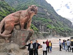 -丽江虎跳峡景区-售票处