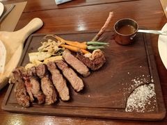澳洲T骨牛排配时令蔬菜-at cafe 意大利餐厅(集美店)