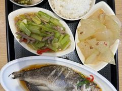 -荟选餐饮徐家汇社区食堂(徐虹北路店)