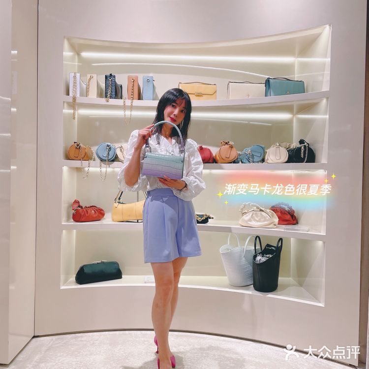 LOOKNOW这件宝贝,你就是夏天的白月光😘