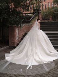 -Renee芮亦婚纱(原丽莎)