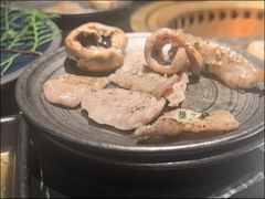 -山川小町·极番烧肉(新地假日广场店)