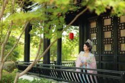 -一揽芳华汉服旗袍体验馆(拙政园店)