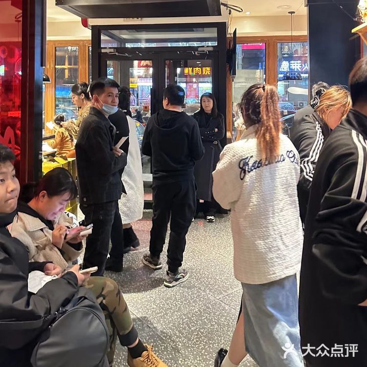 沈阳探店| 太原街最火的烧烤店非“延吉小串”莫属
